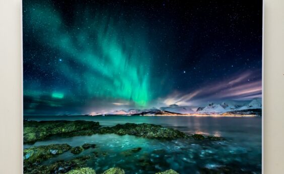 1100 Watts Oldervik Northern Lights